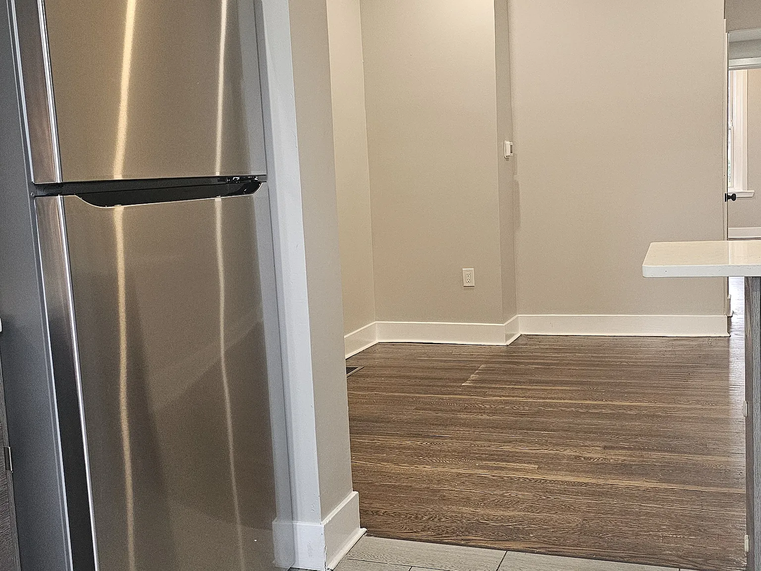 2 bed, 950 sqft, $1,650 — Photo 4