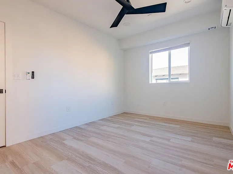 2602 Carnegie Ln #6 — Photo 33
