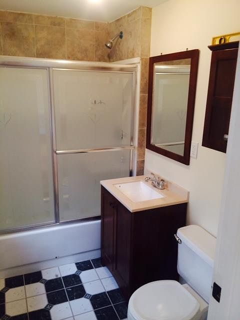 2nd image of 27 Linwood St #2L