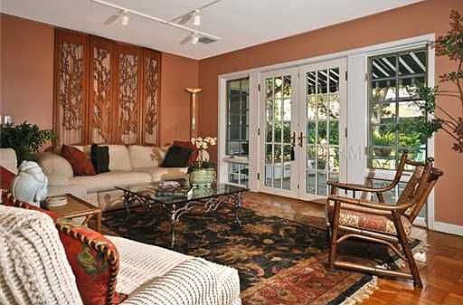 5th image of 3015 W Fair Oaks Ave