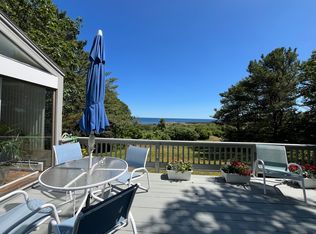 10 Drifting Gull Ln, Cape Neddick, ME 03902