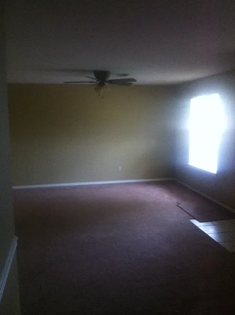 Building Photo - 8609-8611 Southridge Dr
