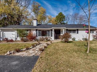 10041 Clayton Rd, Saint Louis, MO 63124