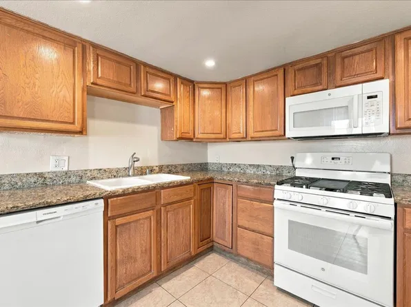 3921 E. Calle De Carlos, 3921 E Calle De Carlos APT B, Palm Springs, CA 92264