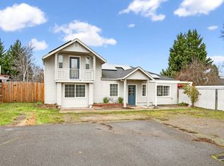 1060 Diamond St, Medford, OR 97501