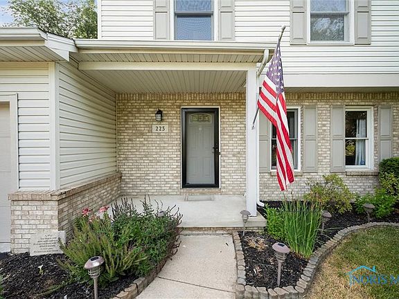 4th image of 225 Pebble Beach Dr