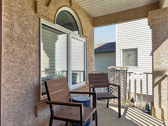 4th image of 30 Hillcrest Pl