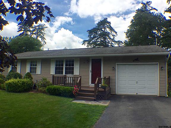 2nd image of 25 Spa Dr