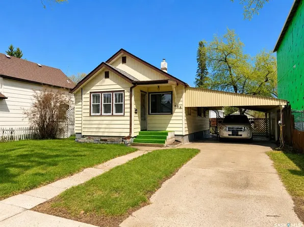 828 I AVENUE S, Saskatoon, SK S7M 1Z3