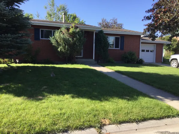 1220 Birch Ln, Cody, WY 82414