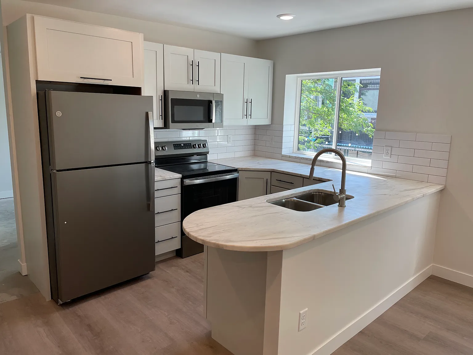 1 bed, 566 sqft, $1,200 — Photo 1