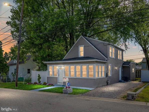 115 E Hazeldell Ave, New Castle, DE 19720