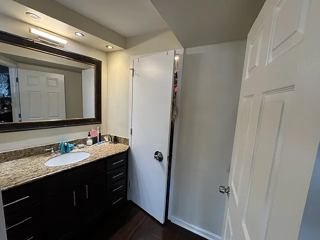 300 N State St #4828 — Photo 14