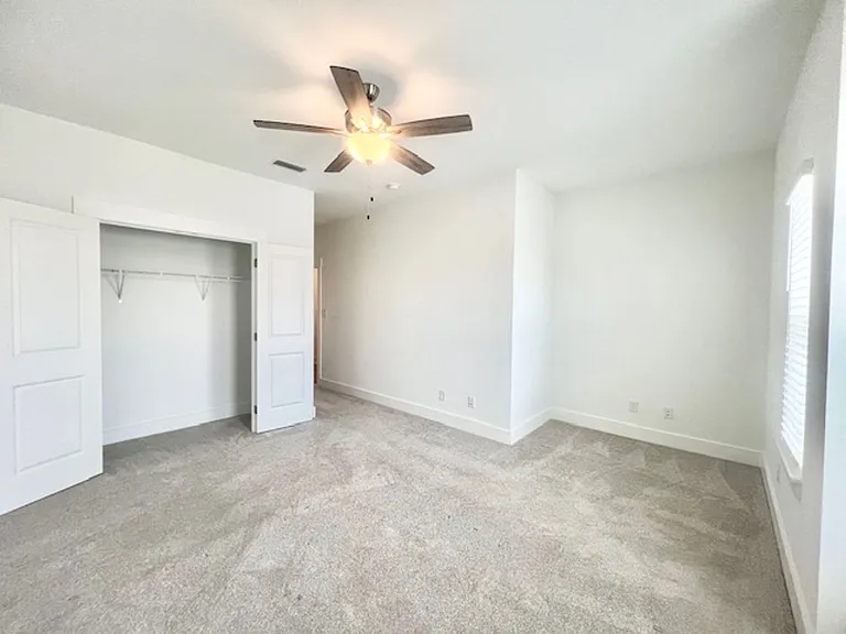 107 Date Palm Ln — Photo 11