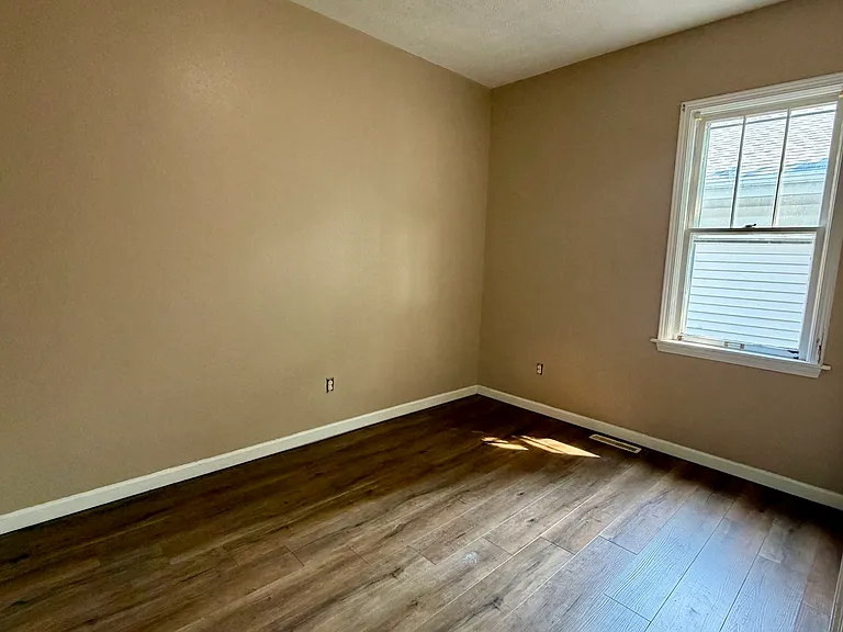 1242 Dakota Ave S #1242 — Photo 5
