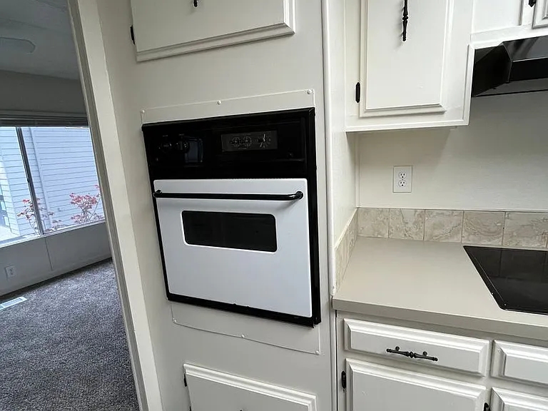4550 SW 5th Ave — Photo 32