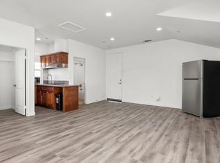 521 Nile River Dr #B, Oxnard, CA 93036