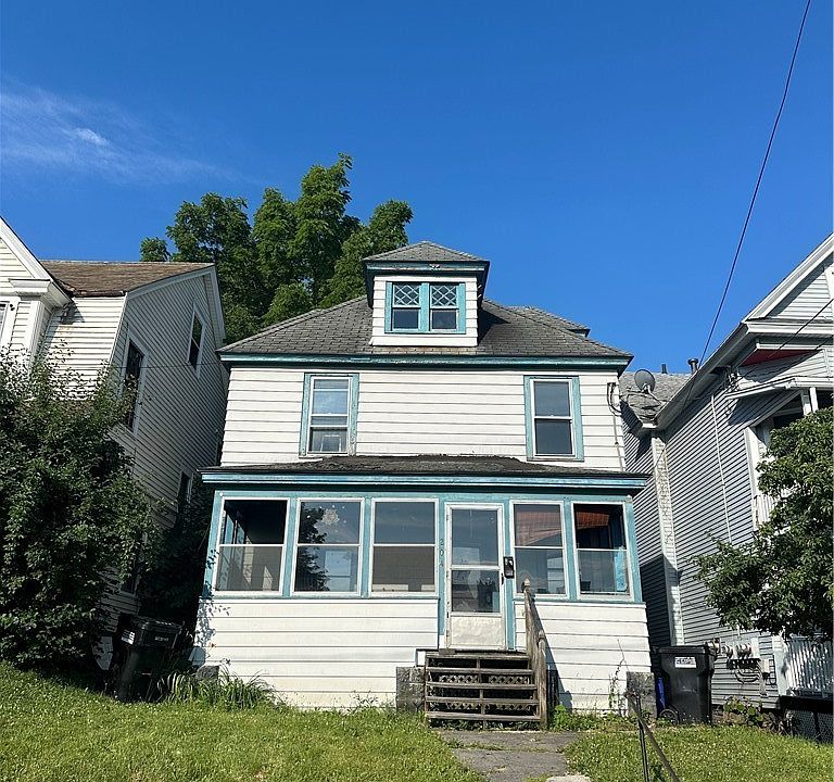 1st image of 204 S Wilbur Ave