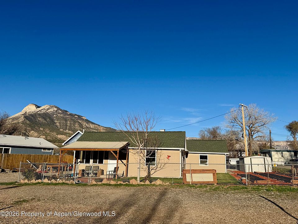 1st image of 324 3rd St