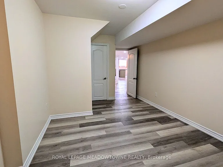 120 Morden Dr #LOWER — Photo 13
