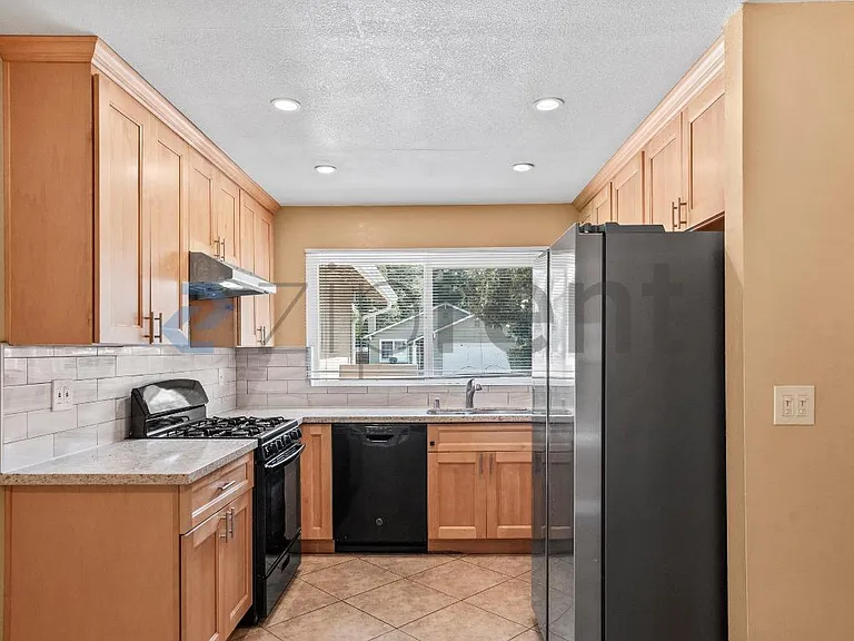 23 Cedar Way — Photo 11