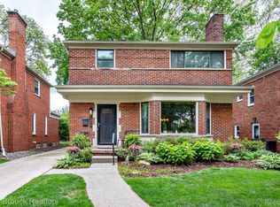 13317 Victoria Ave, Huntington Woods, MI 48070