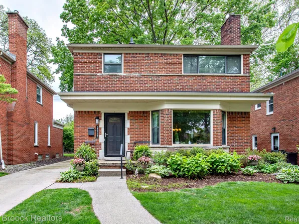 13317 Victoria Ave, Huntington Woods, MI 48070