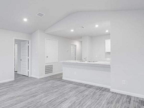 3rd image of 151 Payton Pl