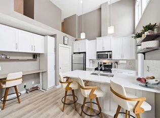 1607 Wentworth Vlg SW, Calgary, AB T3H 0K7