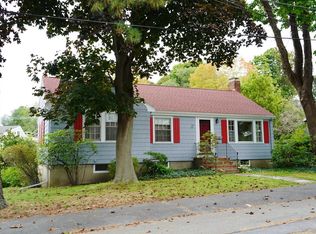 66 Beach St, Marblehead, MA 01945