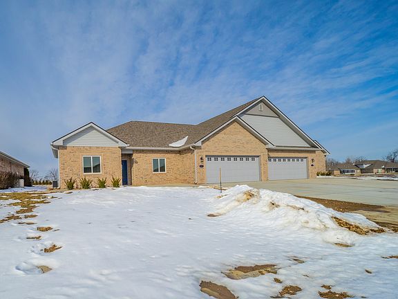 3rd image of 425 Janis Ave