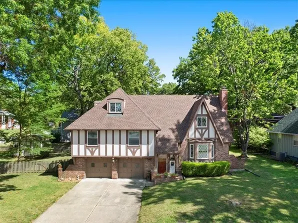 1200 Charles St, Harrisonville, MO 64701