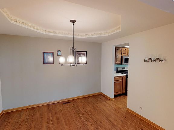 5th image of 624 Walnut Oaks Dr