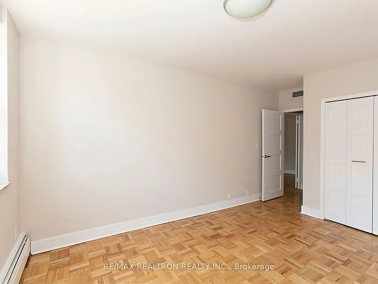 9 Deer Park Cres #1501 — Photo 5
