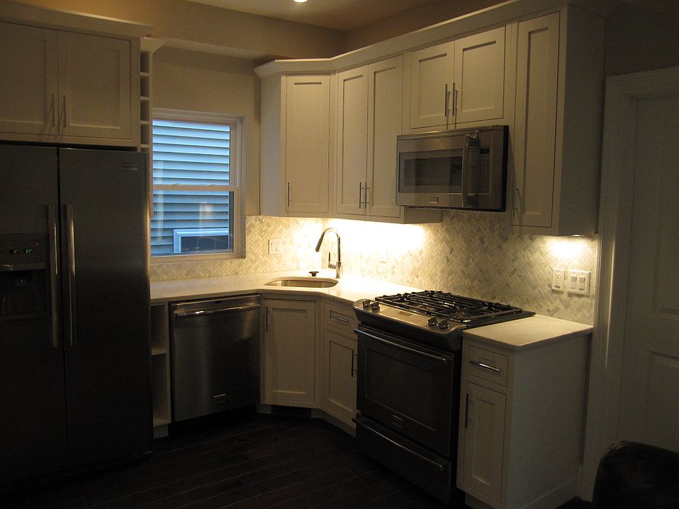 2nd image of Athens St #1