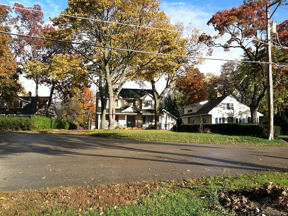 1st image of 34779 N Lake Shore Dr