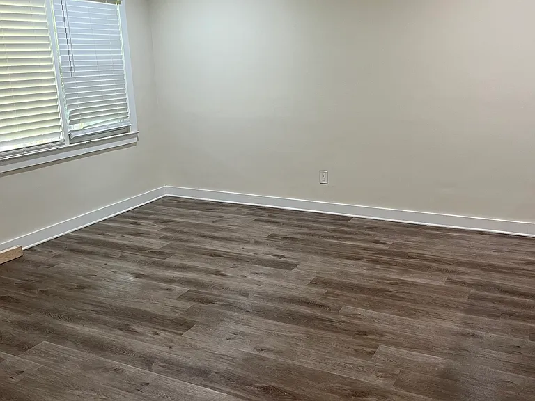 4885 Park Ave — Photo 8