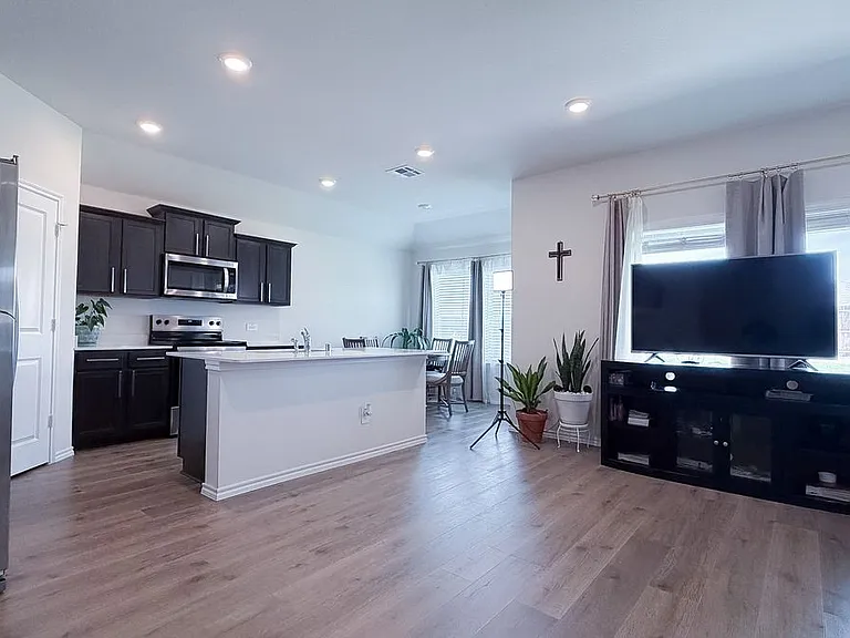 702 Sunlight Loop — Photo 11