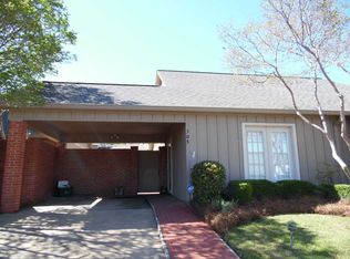 305 River Pl, Jackson, MS 39211