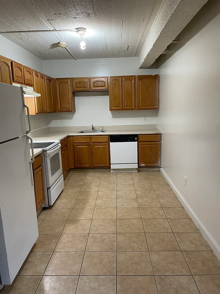 1 bed, 600 sqft, $1,075 — Photo 4
