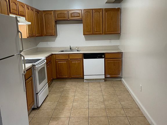 4th image of 246 North St #411