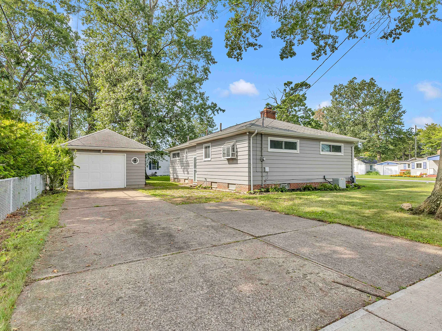 3 bed, 2544 sqft, $2,500 — Photo 4