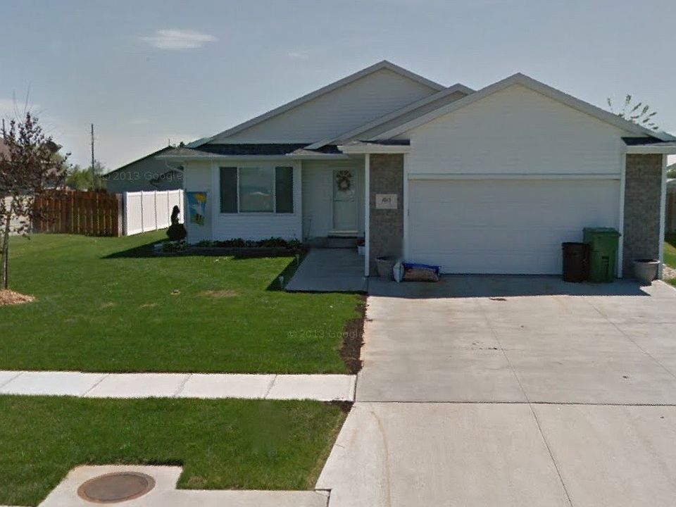 1st image of 1015 E 15th St
