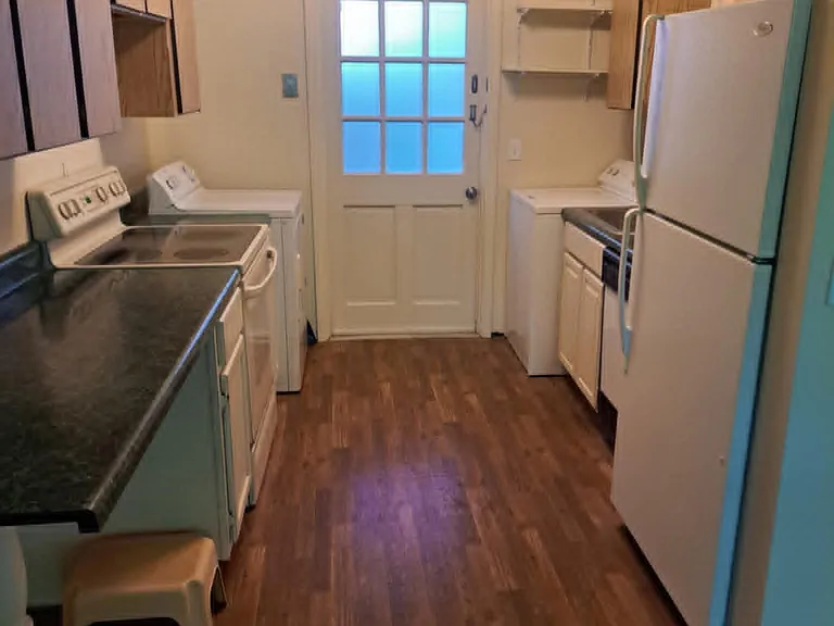3018 E Jefferson St — Photo 5