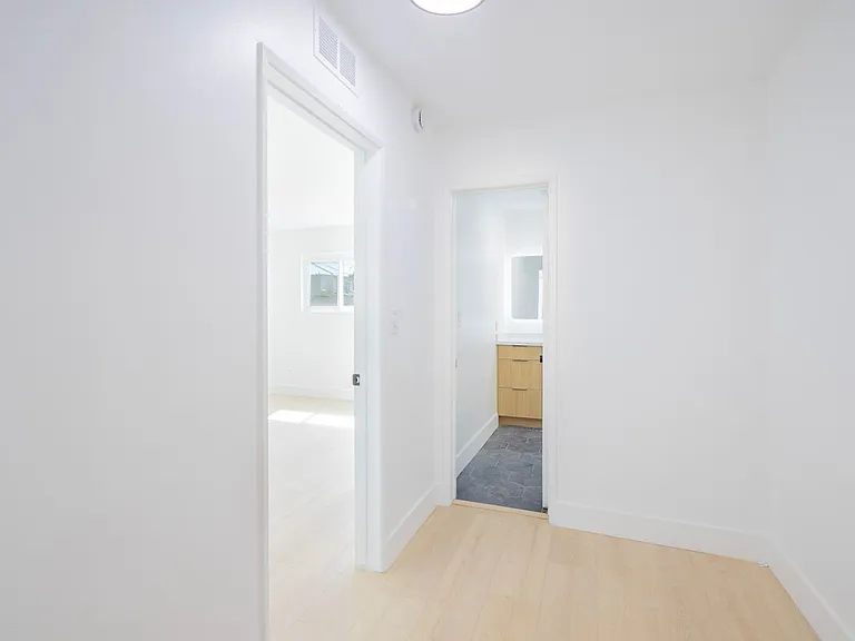 1236 N Ogden Dr — Photo 10