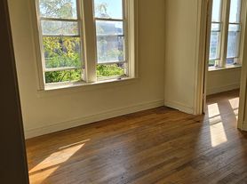 2627 W Division St, Chicago, IL