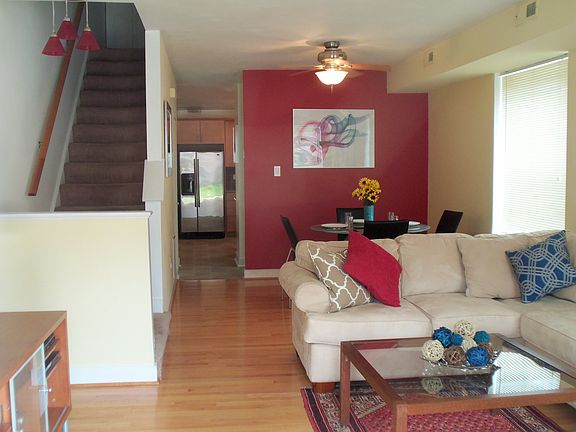 Great Rm opens 2 Dining Area