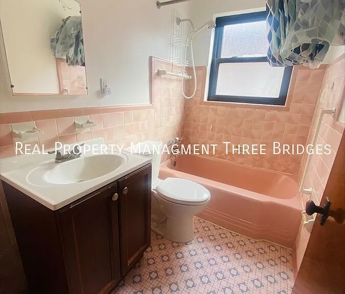 3636 Eminence Blvd — Photo 4