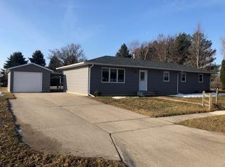 2218 E Spruce St, Algona, IA 50511