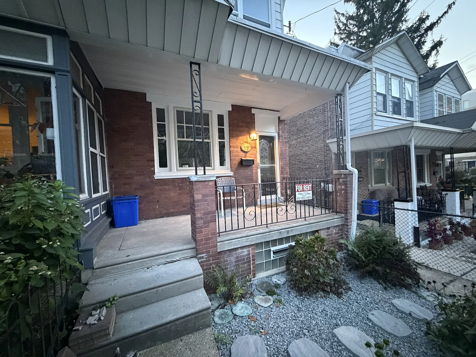 3 bed, 1.5 bath, 1320 sqft, $2,800 — Photo 2